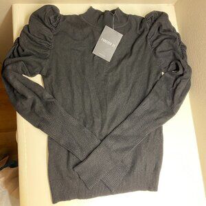 NWT Forever 21 Cropped Sweater with back cutout (size Junior's Small)